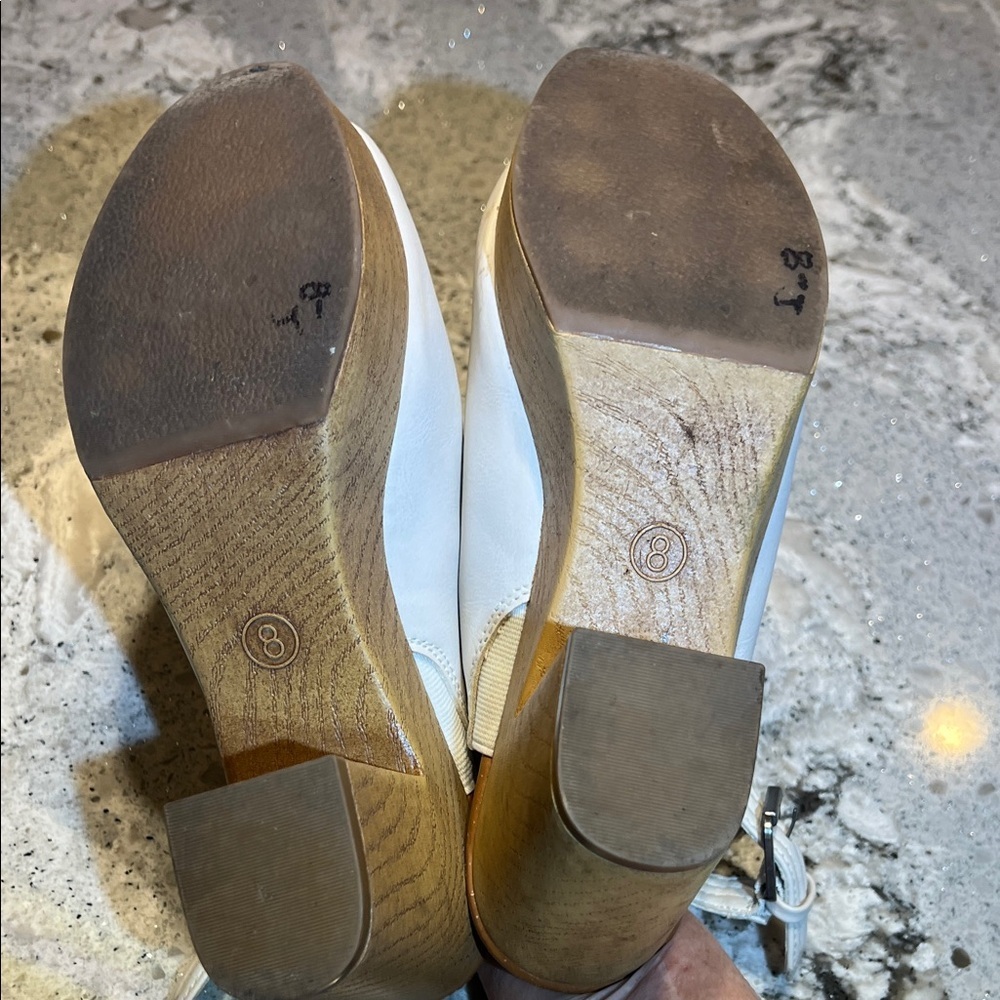 Universal Thread White Mules with Tan Wooden Heel Size 8 - Picture 9 of 10